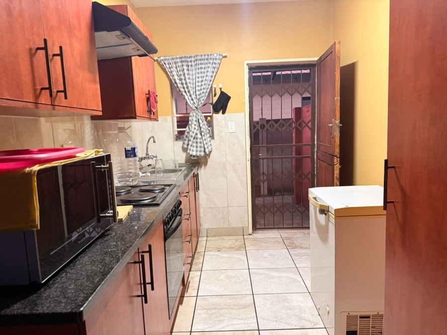2 Bedroom Property for Sale in Waterval East North West